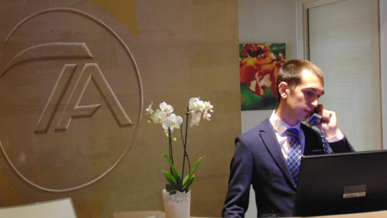 Turin Airport Hotel & Residence Сан-Франческо-аль-Кампо Экстерьер фото