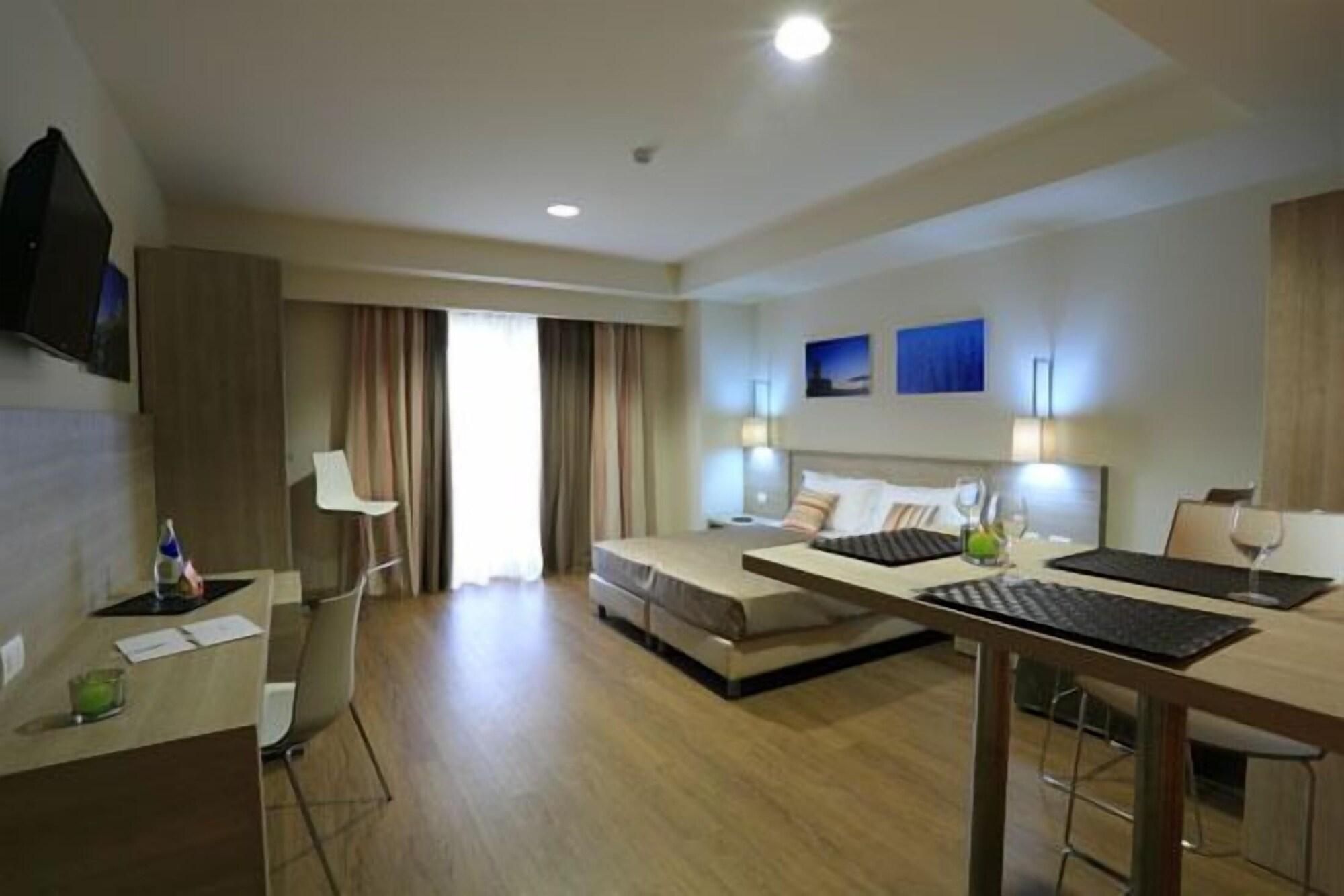 Turin Airport Hotel & Residence Сан-Франческо-аль-Кампо Экстерьер фото