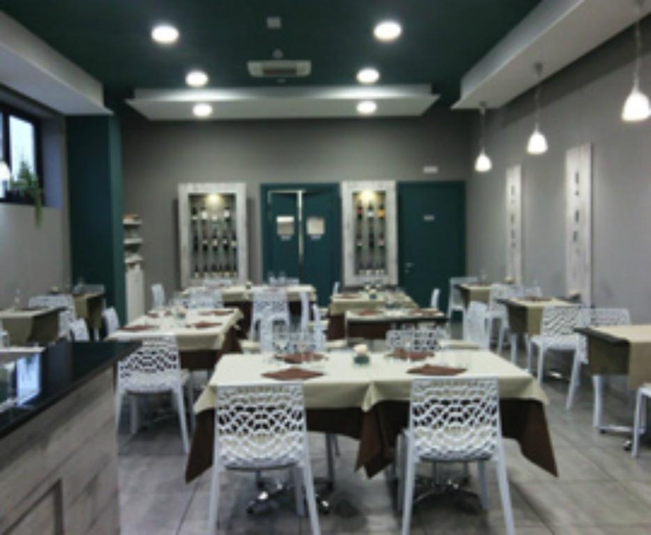 Turin Airport Hotel & Residence Сан-Франческо-аль-Кампо Экстерьер фото